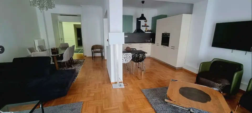Petite Palace 2